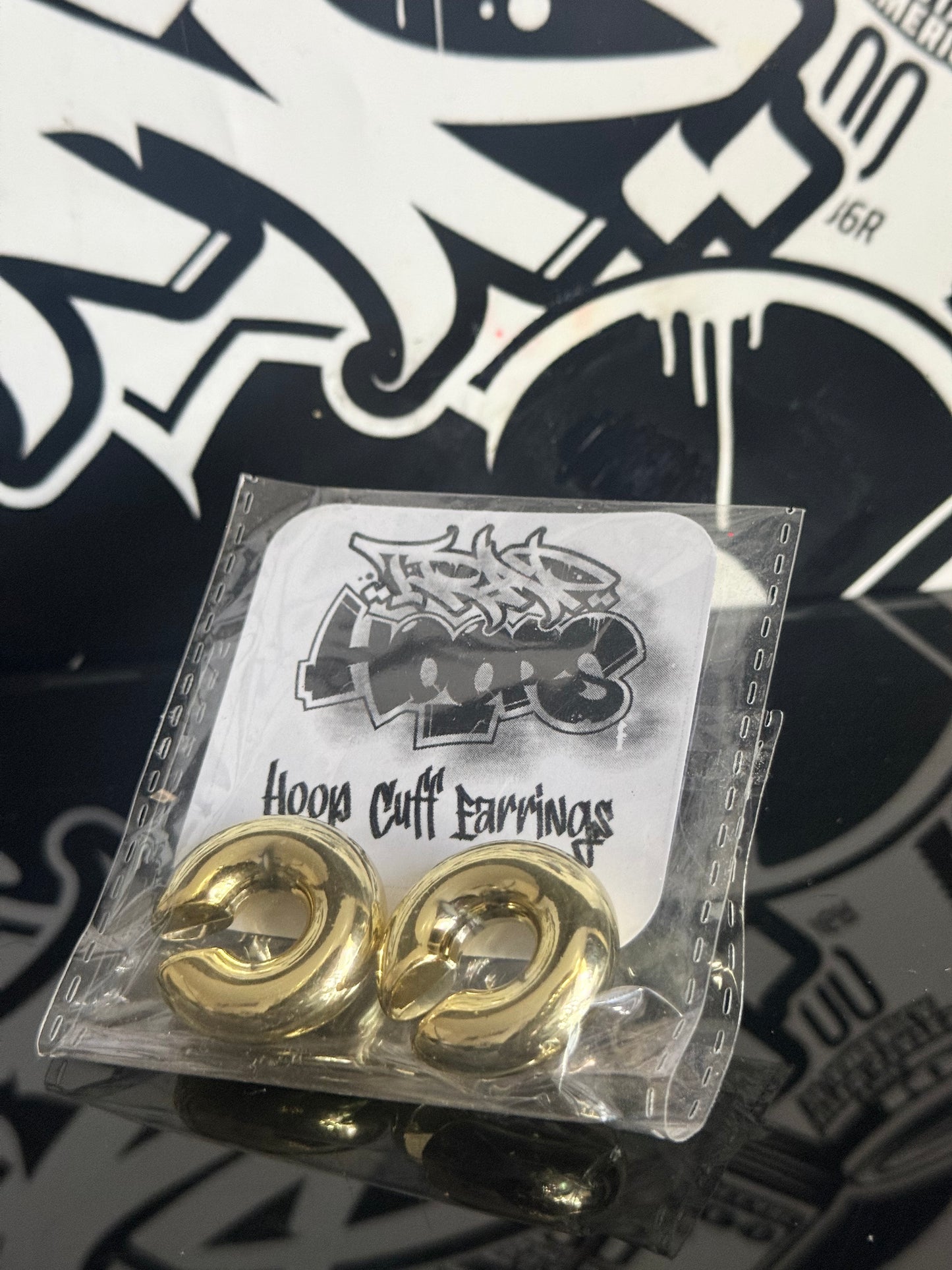 HOOP CUFFS